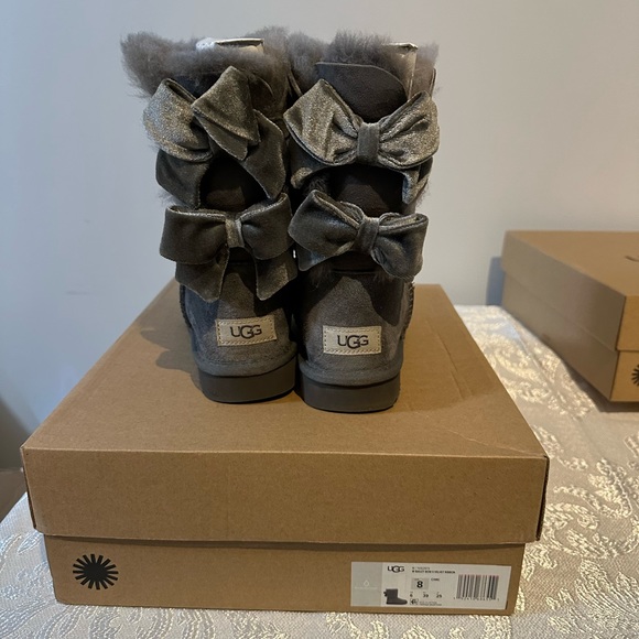 Shoes - UGG